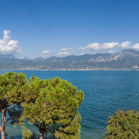 Watercolor Loft * トッリ・デル・ベーナコ